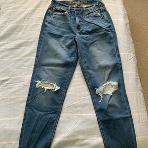 American Eagle Mom Jeans Never Worn